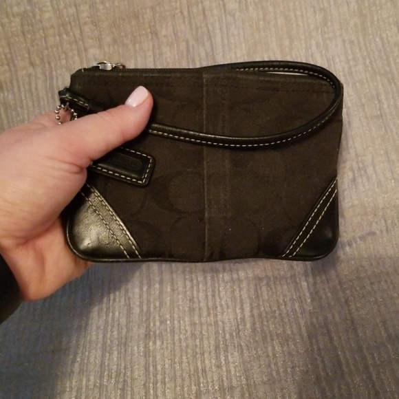 Black Coach wristlet - Picture 4 of 4